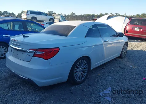 2013 Chrysler 200 Limited z USA, uszkodzony, nr VIN 1C3BCBFG3DN555733